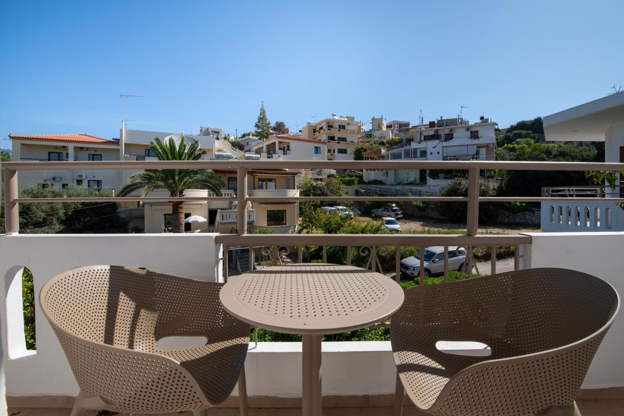 Varouxakis Hotel Platanias  Exterior photo
